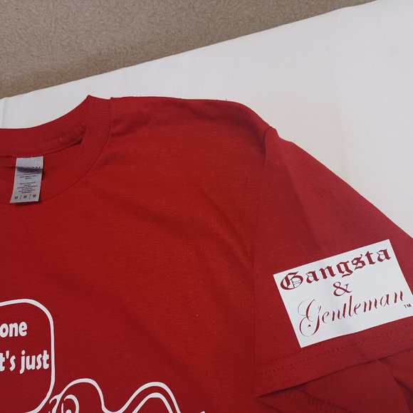 Burgundy tee shirt with white trim - Picture 2 of 4